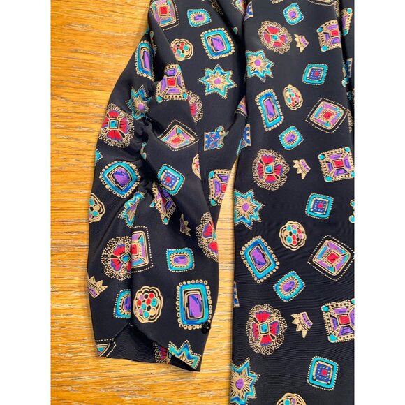 Geometric Print Long Sleeve Blouse Women’s - Picture 2 of 5